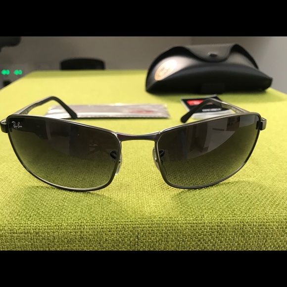 Ray Bans - Picture 3 of 8